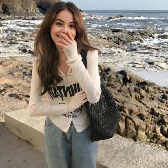 Elegant Hand Woven Vegan Leather Hobo Bag with Clutch - Large Capacity Design - Picture 3 of 7